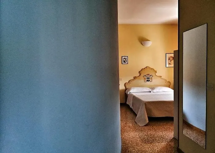 מלון Sant'anna 3*